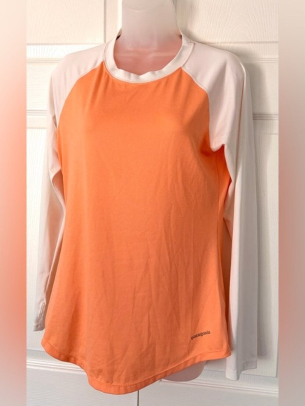 Patagonia Women’s Top Shirt Tropic ComfortCrew in Lite Cusco Orange Small
